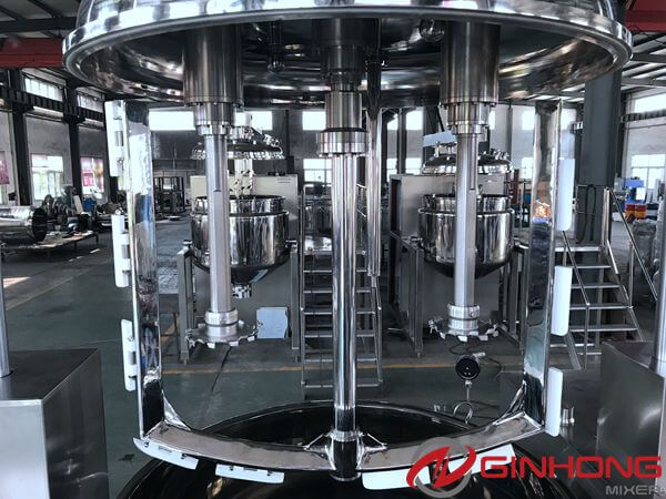 1200L真空三轴混合器